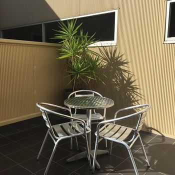 Ramada Encore Dandenong - Hervey Bay Accommodation 16