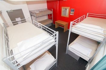 Base Sydney - Backpacker - Hervey Bay Accommodation 6