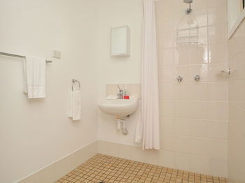 Madigan Wine Country Cottages - Tourism Hervey Bay 21