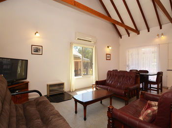 Madigan Wine Country Cottages - Tourism Hervey Bay 48