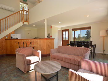 Madigan Wine Country Cottages - Tourism Hervey Bay 60