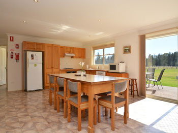 Madigan Wine Country Cottages - Tourism Hervey Bay 67