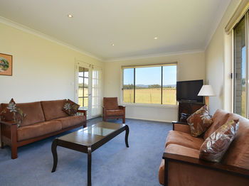 Madigan Wine Country Cottages - Tourism Hervey Bay 86