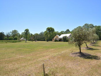 Madigan Wine Country Cottages - Tourism Hervey Bay 92