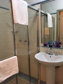 Avonmore On The Park Boutique Hotel - Hervey Bay Accommodation 0