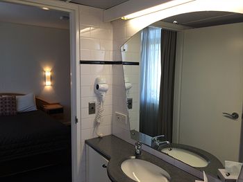 Morgans Boutique Hotel - Hervey Bay Accommodation 4