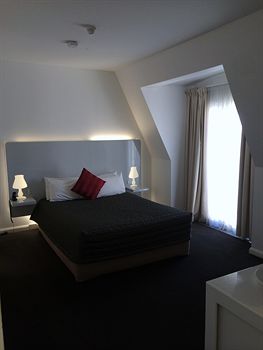 Morgans Boutique Hotel - Hervey Bay Accommodation 10