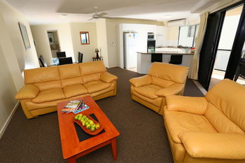 San Marino By The Sea Apartments - Hervey Bay Accommodation 39