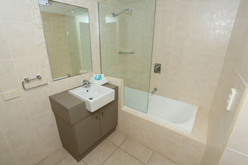 San Marino By The Sea Apartments - Hervey Bay Accommodation 78