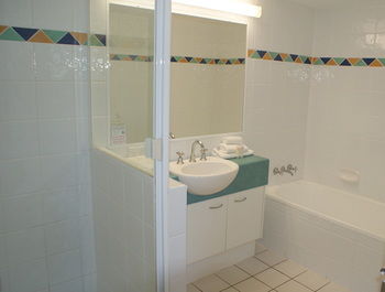 Beachside Resort - Kawana Waters - Hervey Bay Accommodation 17