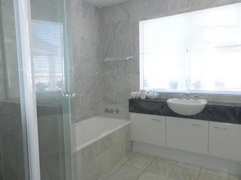 Beachside Resort - Kawana Waters - Hervey Bay Accommodation 37