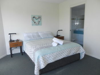 Beachside Resort - Kawana Waters - Hervey Bay Accommodation 46