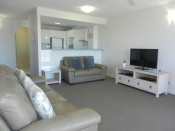 Beachside Resort - Kawana Waters - Hervey Bay Accommodation 49