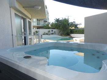 Beachside Resort - Kawana Waters - Hervey Bay Accommodation 53