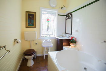 Adeline Bed And Breakfast - Hervey Bay Accommodation 13