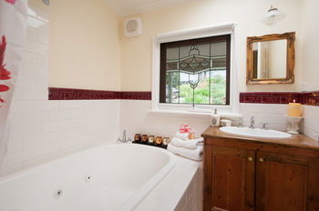 Adeline Bed And Breakfast - Hervey Bay Accommodation 37