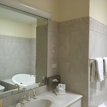 Eltham Gateway Hotel - Hervey Bay Accommodation 3