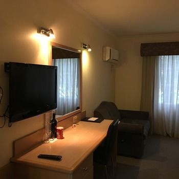 Eltham Gateway Hotel - Hervey Bay Accommodation 9