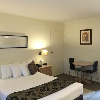 Eltham Gateway Hotel - Hervey Bay Accommodation 13