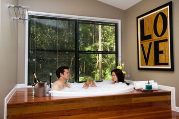 Amore On Buderim Luxury Rainforest Cabins - Hervey Bay Accommodation 19