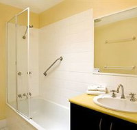 Beach Breakers Resort - Hervey Bay Accommodation