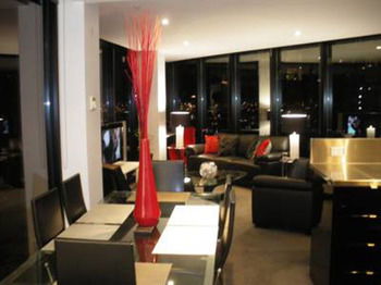 Docklands Executive Apartments - Hervey Bay Accommodation 2