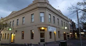 Naughtons Parkville Hotel - Hervey Bay Accommodation 0