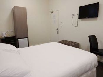 Naughtons Parkville Hotel - Hervey Bay Accommodation 4