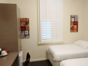 Naughtons Parkville Hotel - Hervey Bay Accommodation 5