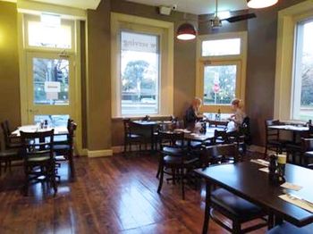 Naughtons Parkville Hotel - Hervey Bay Accommodation 8