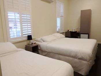 Naughtons Parkville Hotel - Hervey Bay Accommodation 9