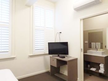 Naughtons Parkville Hotel - Hervey Bay Accommodation 17