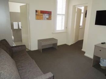 Naughtons Parkville Hotel - Hervey Bay Accommodation 18