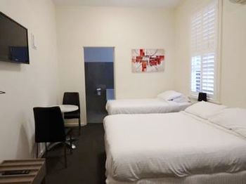 Naughtons Parkville Hotel - Hervey Bay Accommodation 25