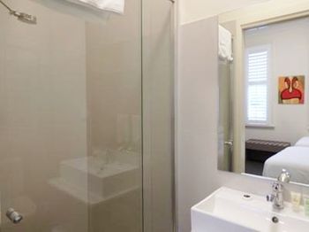 Naughtons Parkville Hotel - Hervey Bay Accommodation 27
