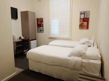 Naughtons Parkville Hotel - Hervey Bay Accommodation 29