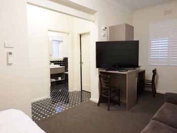 Naughtons Parkville Hotel - Hervey Bay Accommodation 32