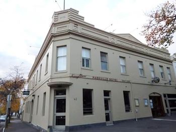 Naughtons Parkville Hotel - Hervey Bay Accommodation 35