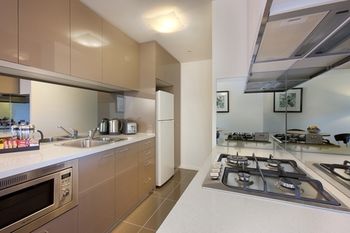 Melbourne Short Stay Apartments MP Deluxe - Tourism Hervey Bay 0