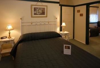 Chalet Blue Mountains - Hervey Bay Accommodation 4