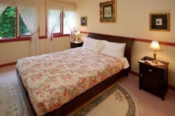 Chalet Blue Mountains - Hervey Bay Accommodation 5