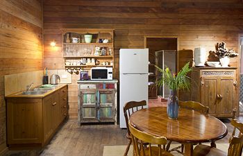 Glass House Mountains Ecolodge - Hervey Bay Accommodation 27