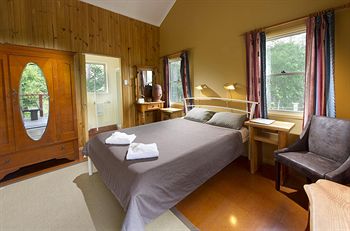 Glass House Mountains Ecolodge - Hervey Bay Accommodation 10