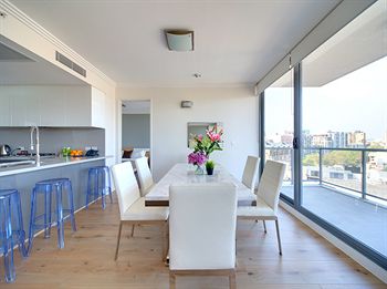 Zara Tower - Luxury Suites And Apartments - Hervey Bay Accommodation 3