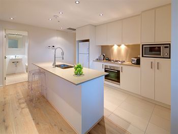 Zara Tower - Luxury Suites And Apartments - Hervey Bay Accommodation 5