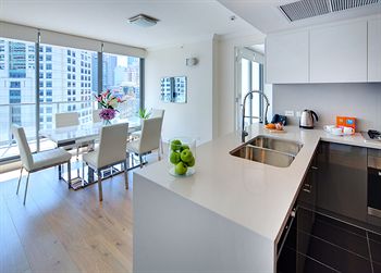 Zara Tower - Luxury Suites And Apartments - Hervey Bay Accommodation 22