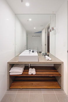 Zara Tower - Luxury Suites And Apartments - Hervey Bay Accommodation 37