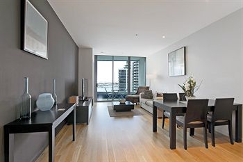 Docklands Private Collection Of Apartments - NewQuay - Hervey Bay Accommodation 2
