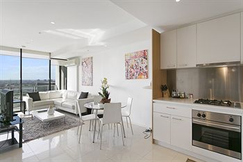 Docklands Private Collection Of Apartments - NewQuay - Hervey Bay Accommodation 6