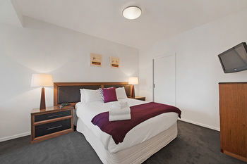 Docklands Private Collection Of Apartments - NewQuay - Hervey Bay Accommodation 14